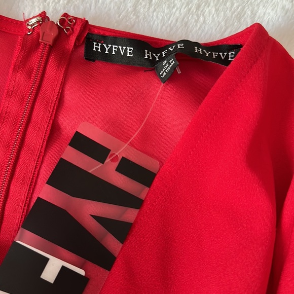 Long red cocktail dress. - Picture 4 of 5